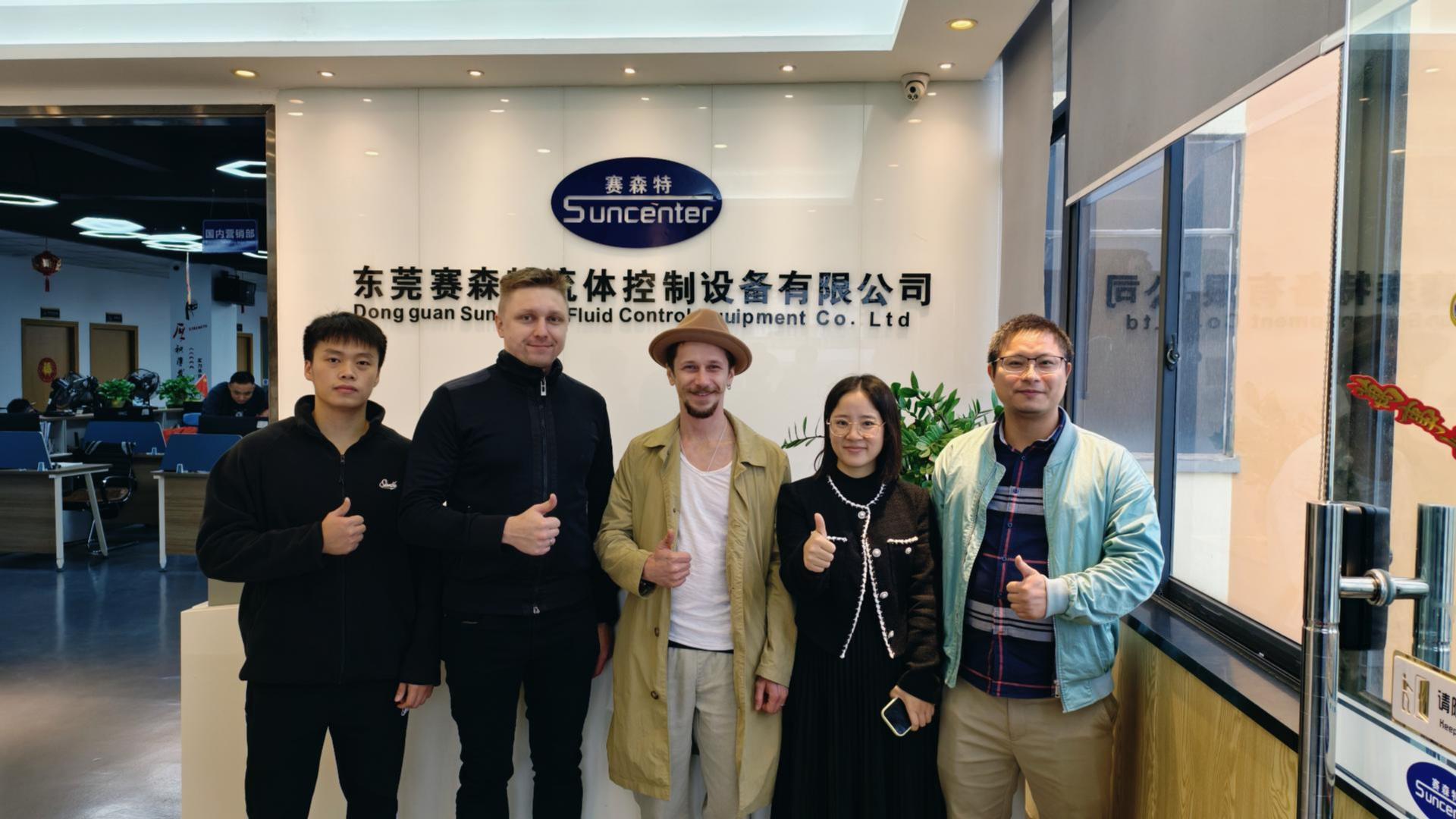 Warmly welcome the Russian clients visiting to Suncenter