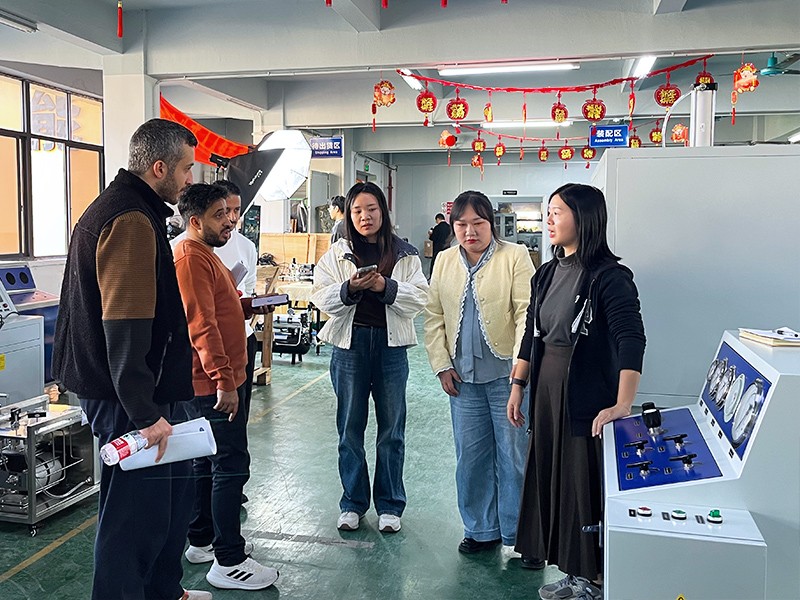 news-Suncenter-Saudi Clients Visit Suncenter, Exploring Advanced Fire Extinguisher Refilling Solutio