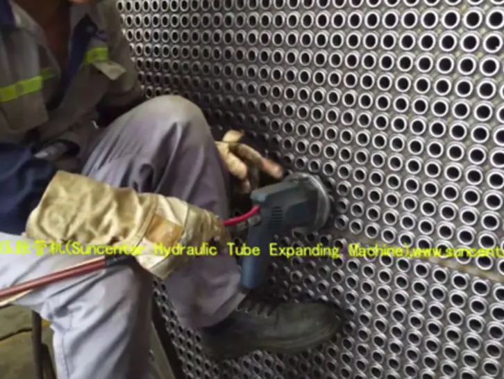 Video de la máquina de expansión de tubo de presión hidráulica.